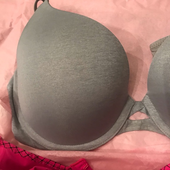 Victoria secret bras size 34D two bras! - Picture 4 of 16